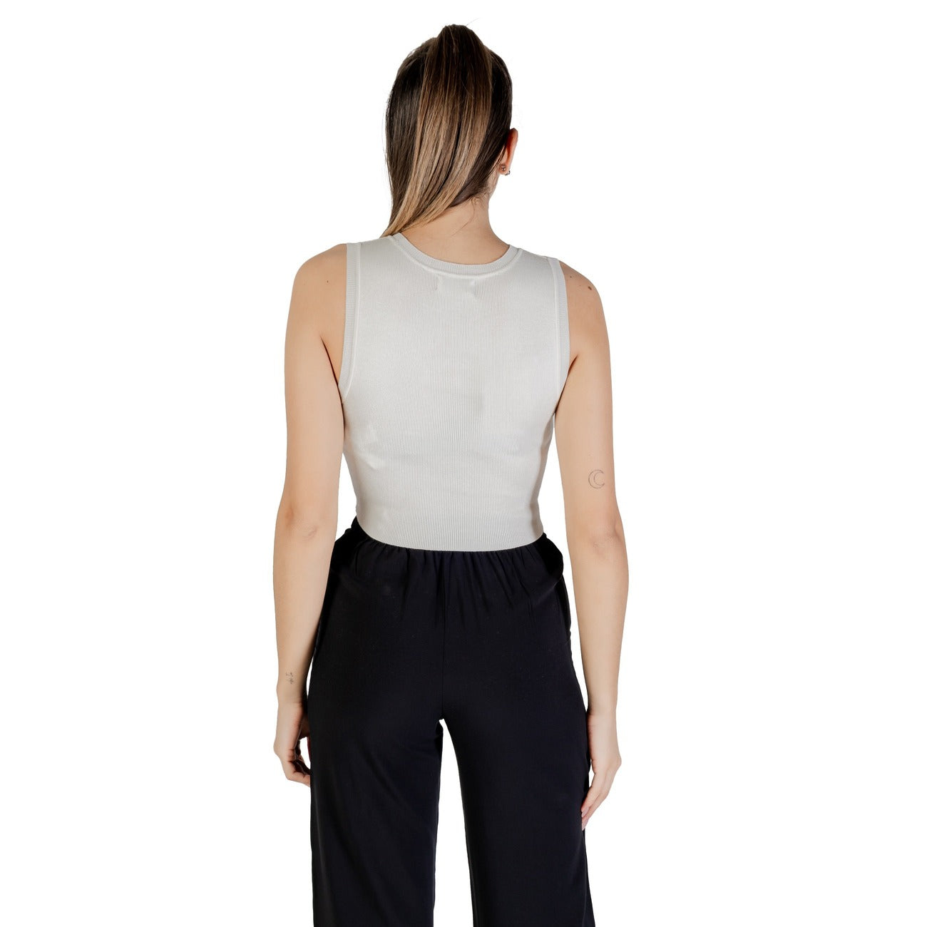 Jacqueline De Yong  Women Top
